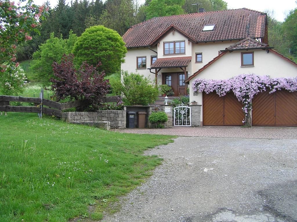 Ferienwohnung Am Alten Berg Ochsenfurt Exterior foto